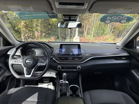 Used 2024 Nissan Altima 2.5 SV image 25