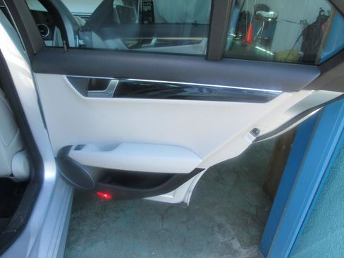 Used 2013 Mercedes-Benz C 350 Sport image 32