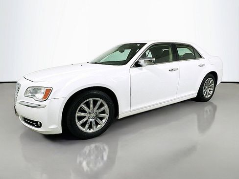 Used 2012 Chrysler 300 Limited w/ Luxury Group image 3