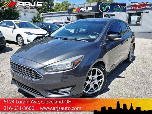 Used 2015 Ford Focus SE w/ Equipment Group 201A FWD image 1