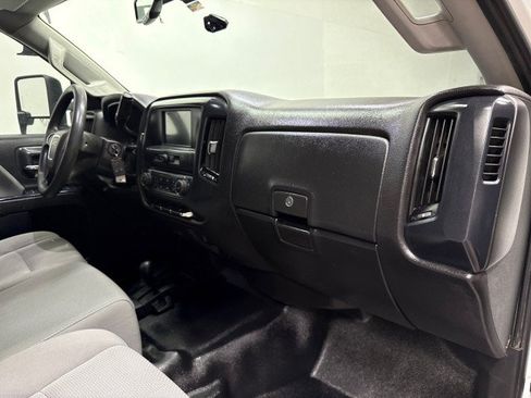 Used 2019 GMC Sierra 2500 4x4 Crew Cab w/ Sierra Convenience Package image 25