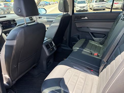 Used 2022 Volkswagen Atlas SEL Premium AWD/4WD image 17