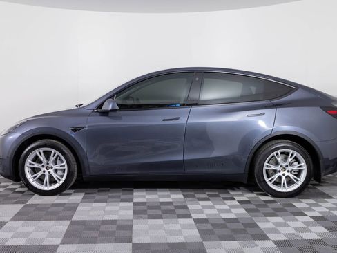 Used 2023 Tesla Model Y Long Range image 3