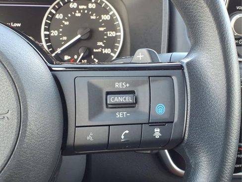 Used 2023 Nissan Rogue SV image 25