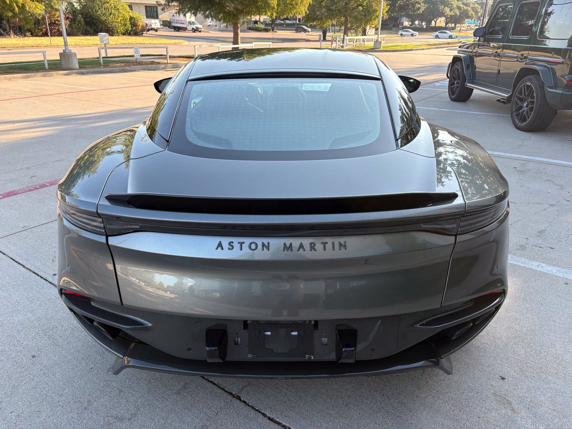 Used 2019 Aston Martin DBS Superleggera RWD image 5