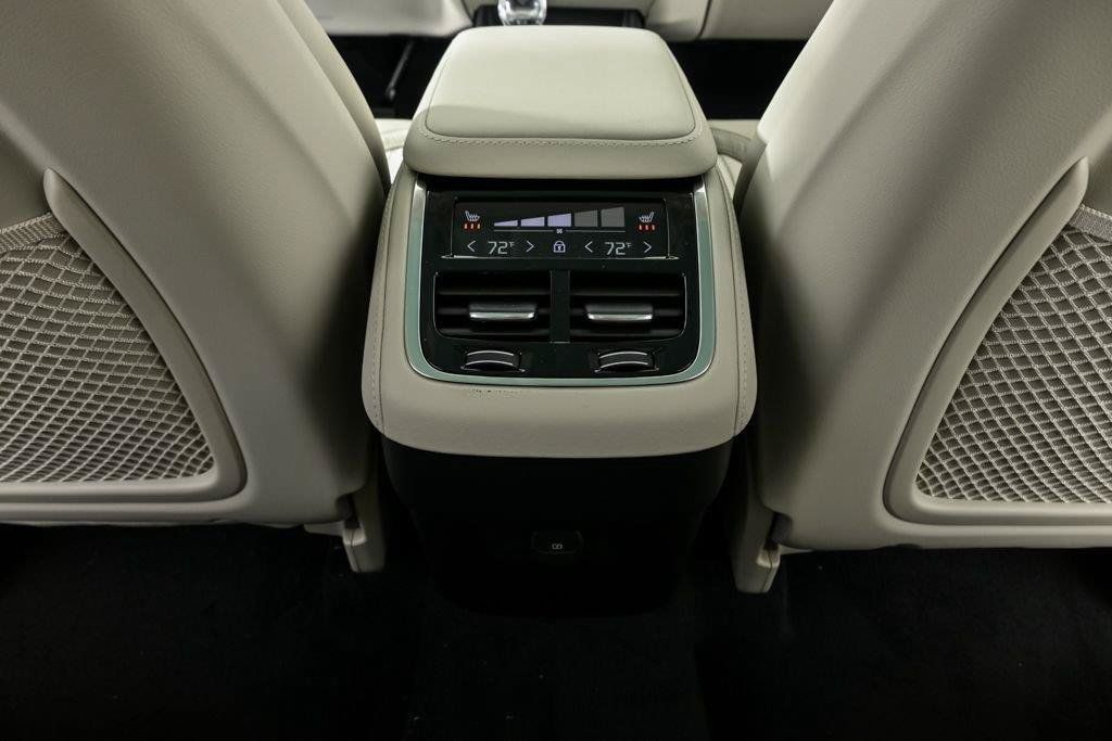 Used 2026 Volvo XC90 B6 Ultra w/ Protection Package AWD/4WD image 22