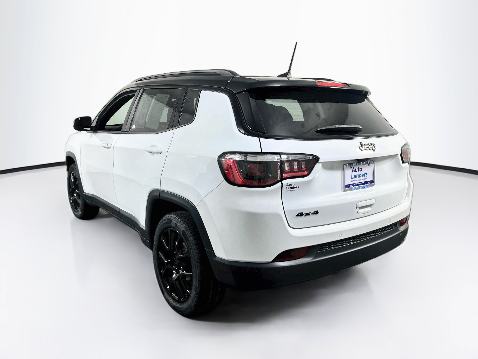 Used 2023 Jeep Compass Latitude w/ Convenience Group AWD/4WD image 7