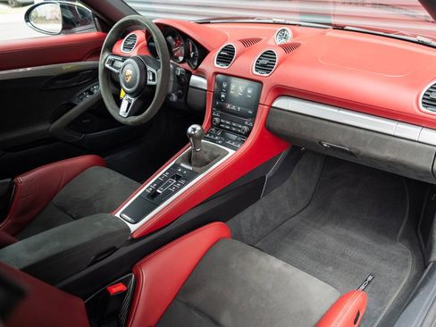 Used 2021 Porsche 718 Boxster Spyder RWD image 11