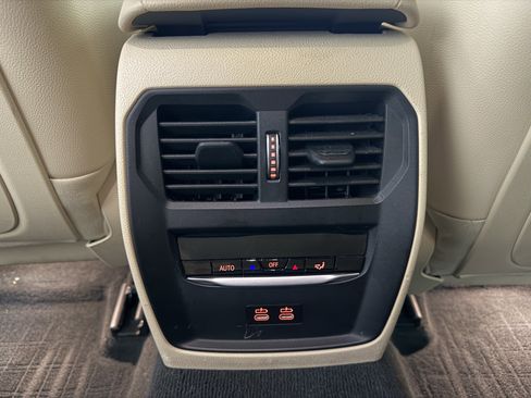 Used 2022 BMW 330i w/ M Sport Package image 28