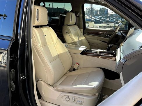 Used 2023 Cadillac Escalade Sport Platinum AWD/4WD image 7