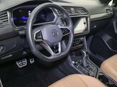 Certified 2023 Volkswagen Tiguan SE R-Line image 27