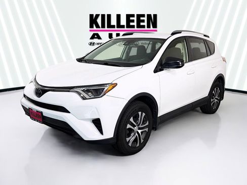 Used 2017 Toyota RAV4 LE AWD/4WD image 3