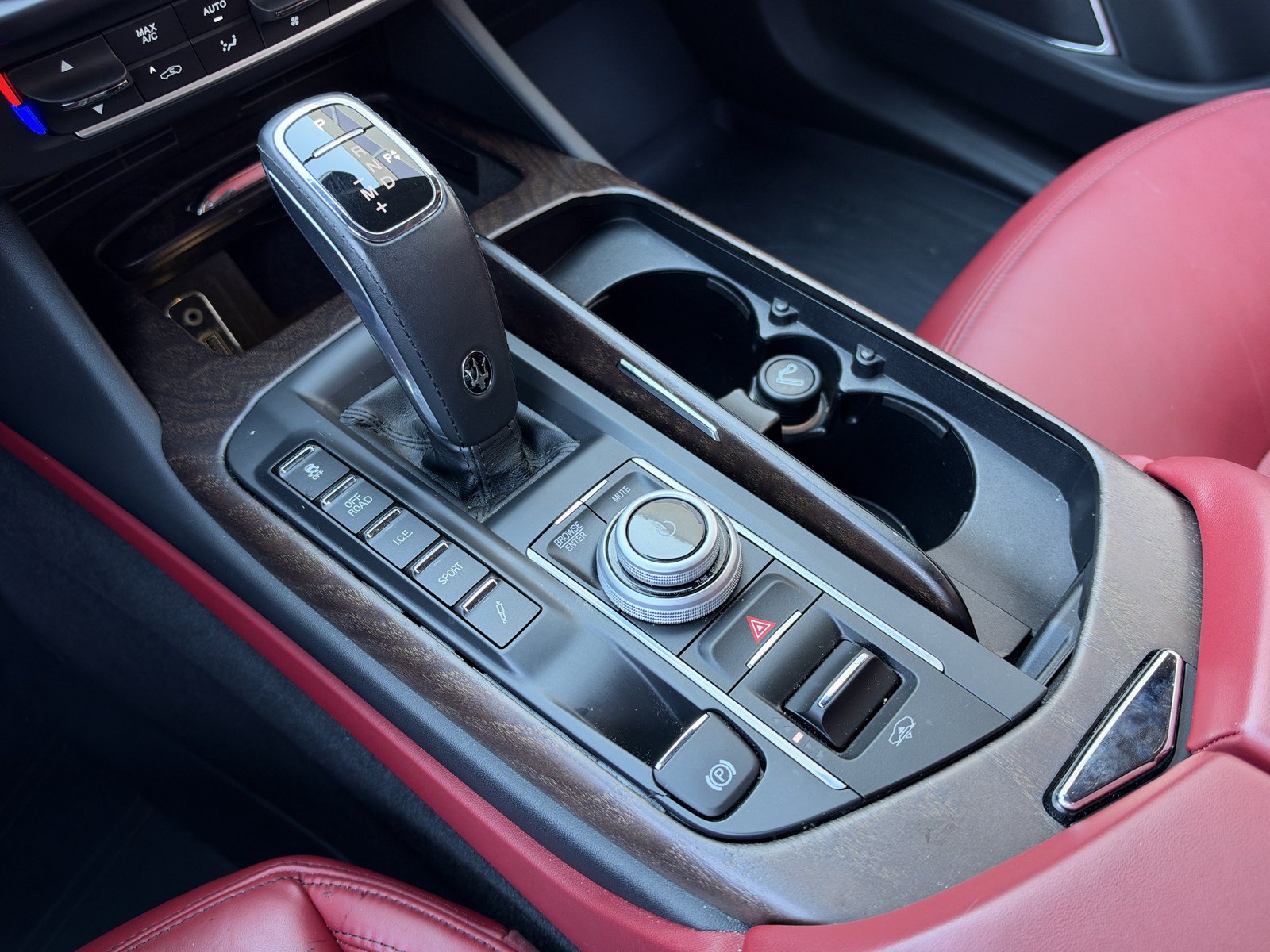 Used 2021 Maserati Levante S AWD/4WD image 26