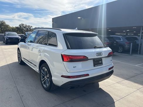 Certified 2025 Audi Q7 2.0T Premium w/ Convenience Plus Package image 8
