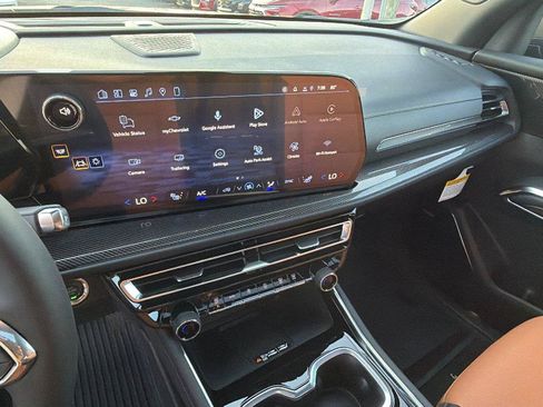 New 2027 Chevrolet Traverse Z71 w/ Enhanced Driving Package AWD/4WD image 6