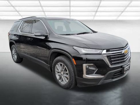 Certified 2022 Chevrolet Traverse LT image 1