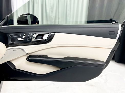 Used 2013 Mercedes-Benz SL 63 AMG image 38