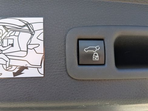 Used 2022 Toyota Sienna XLE image 14