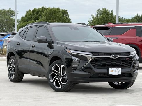 New 2026 Chevrolet Trax RS image 2