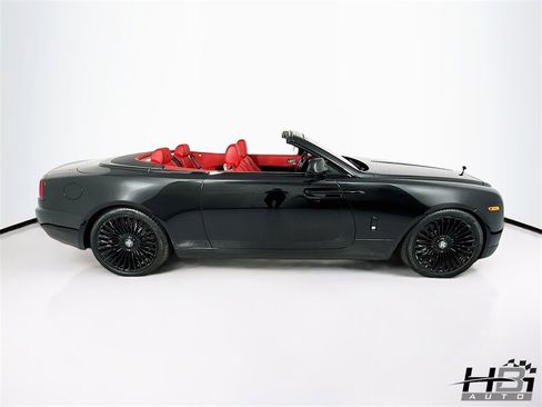 Used 2018 Rolls-Royce Dawn image 23