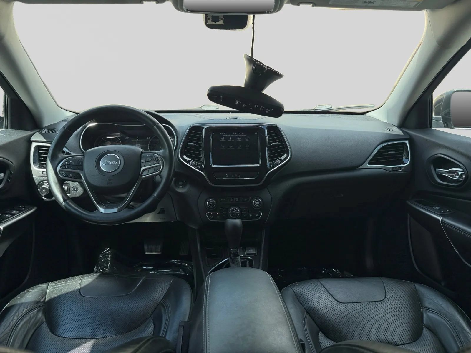 Used 2019 Jeep Cherokee Limited FWD image 14