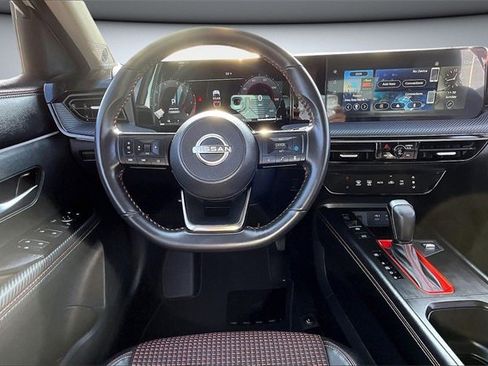 Certified 2025 Nissan Kicks SR image 8