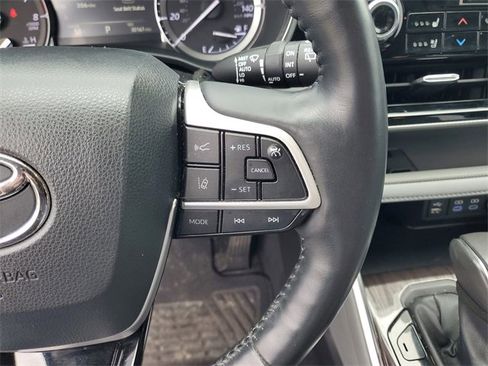 Used 2022 Toyota Highlander Platinum image 19
