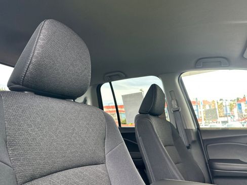 Used 2025 Honda Ridgeline Sport image 19