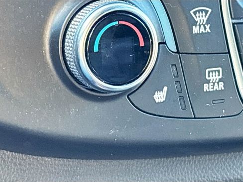 Used 2023 Chevrolet Traverse RS image 21