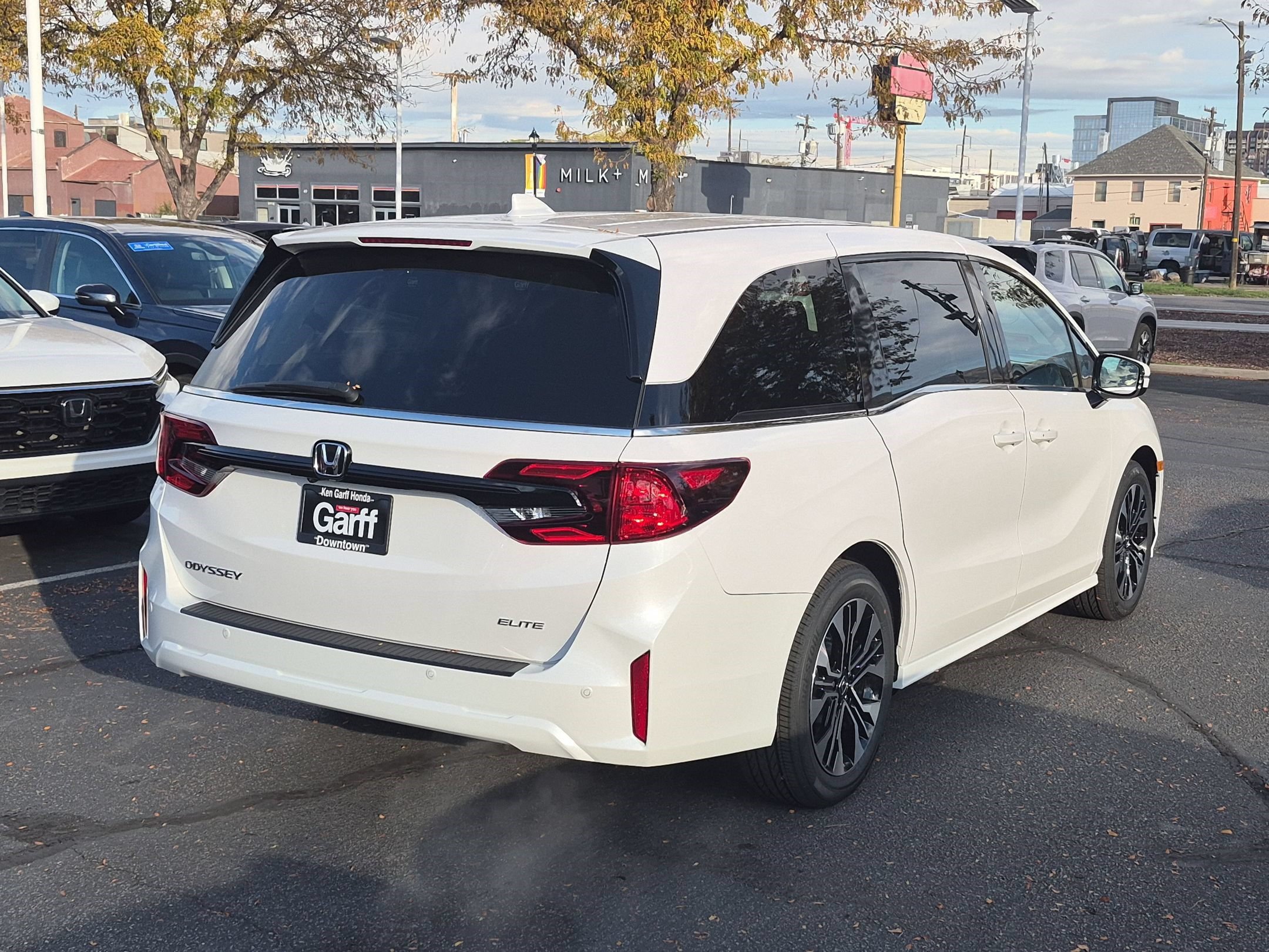 New 2027 Honda Odyssey Elite image 3