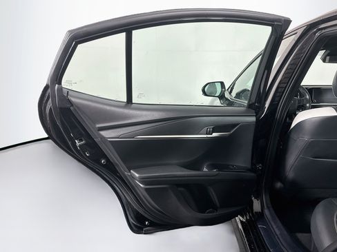 Used 2025 Toyota Camry SE FWD image 26