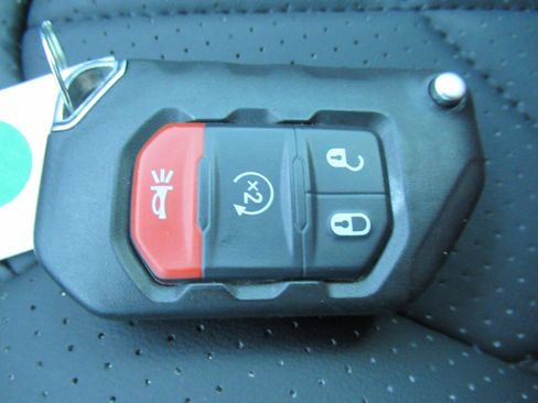 Used 2022 Jeep Wrangler Rubicon AWD/4WD image 29