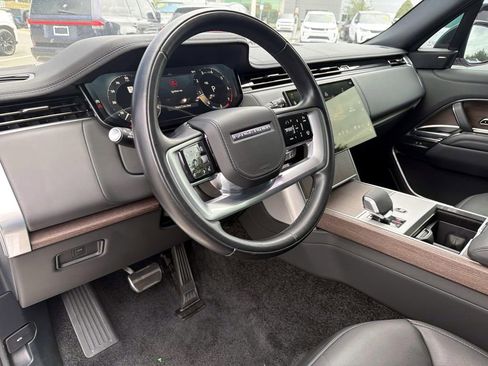 Used 2025 Land Rover Range Rover Long Wheelbase SE AWD/4WD image 22