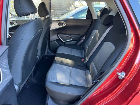 Used 2025 Kia Soul LX w/ LX Technology Package image 34