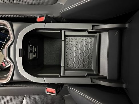 Used 2019 Toyota RAV4 Limited image 28