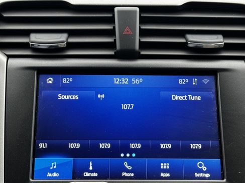 Used 2020 Ford Fusion SE image 30