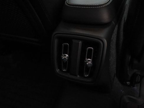 New 2025 Volvo XC40 B5 Plus w/ Protection Package Premier image 22