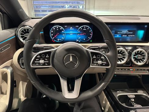 Used 2022 Mercedes-Benz A 220 4MATIC image 29