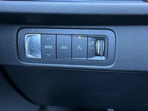 Used 2025 Chevrolet Traverse Z71 AWD/4WD image 42