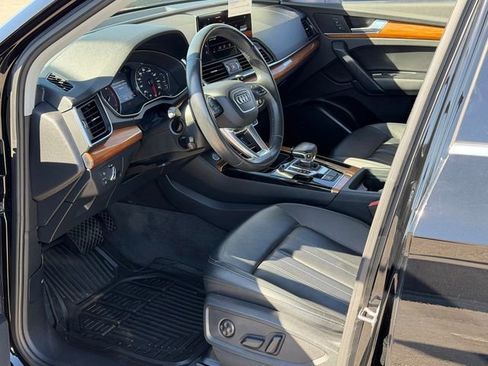 Used 2023 Audi Q5 2.0T Premium w/ Convenience Package image 11