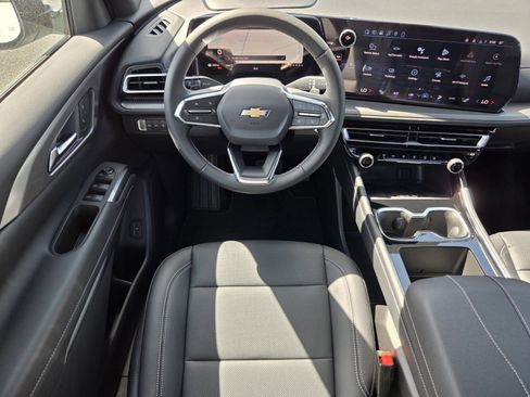 New 2026 Chevrolet Traverse LT w/ Sun and Wheel Package image 11