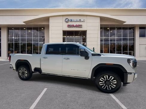 Certified 2024 GMC Sierra 2500 Denali Ultimate w/ Max Trailering Package AWD/4WD image 17