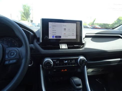 Used 2024 Toyota RAV4 XLE FWD image 28