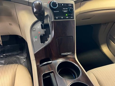 Used 2015 Toyota Venza LE FWD image 26