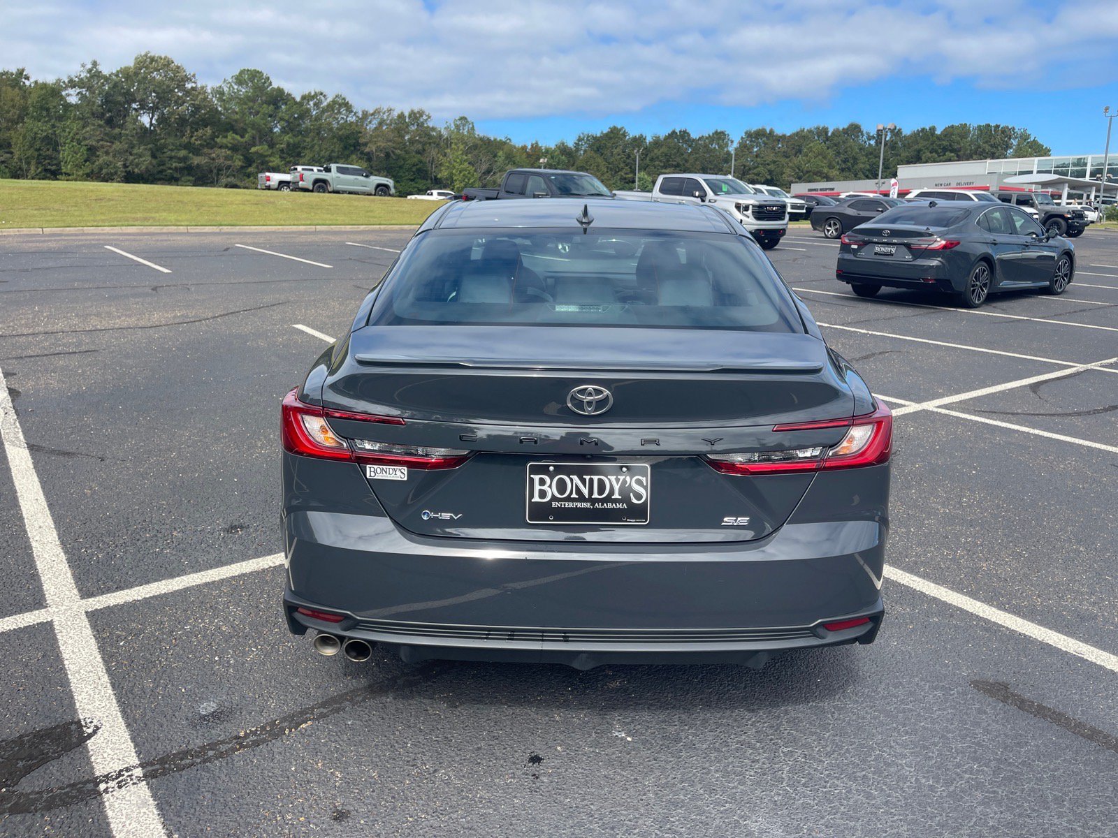 Used 2025 Toyota Camry SE w/ Convenience Package FWD image 15
