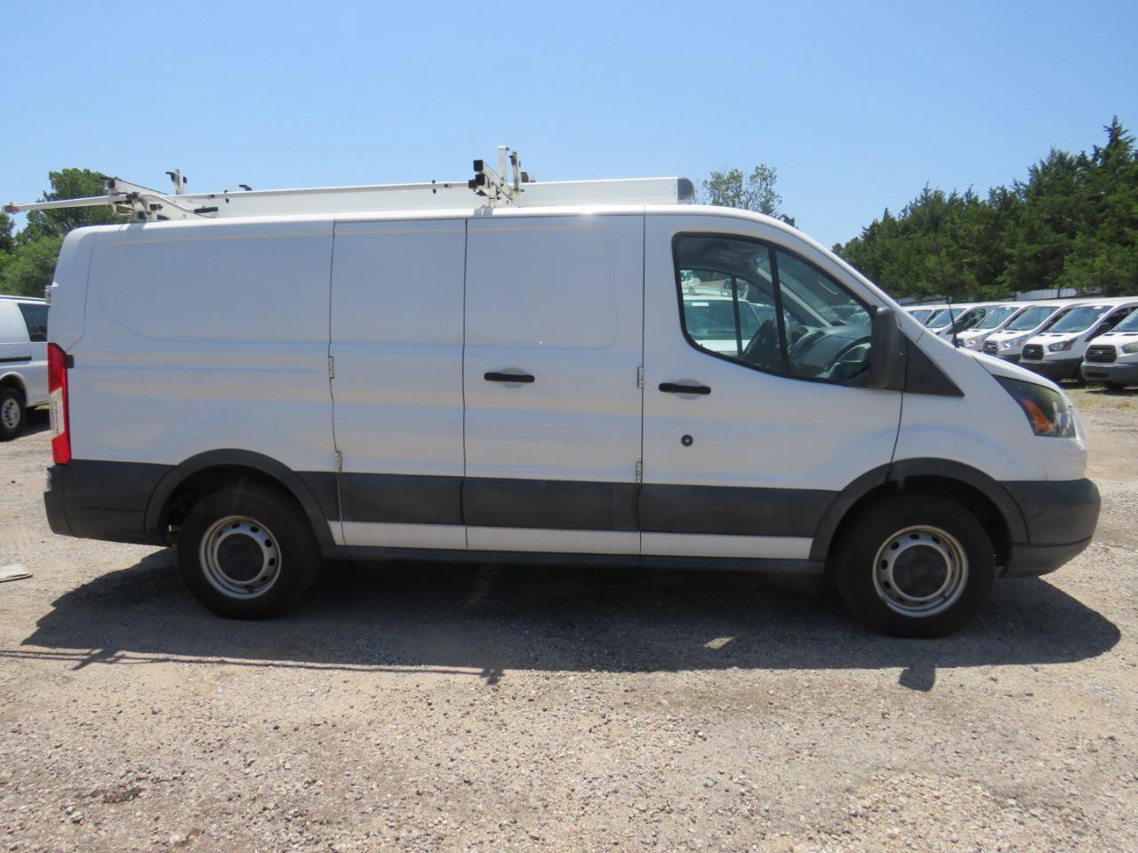 Used 2016 Ford Transit 150 130 Low Roof RWD image 4