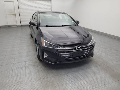 Used 2020 Hyundai Elantra SE FWD image 14