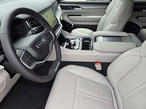 New 2026 Jeep Grand Wagoneer Limited AWD/4WD image 6