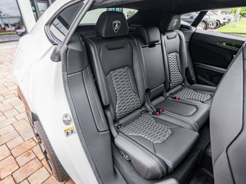 Used 2024 Lamborghini Urus S AWD/4WD image 40