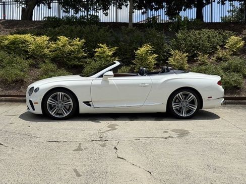 Used 2023 Bentley Continental GT V8 image 10